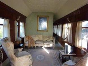 Krinklewood Cottage And Train Carriages ポーコルビン エクステリア 写真